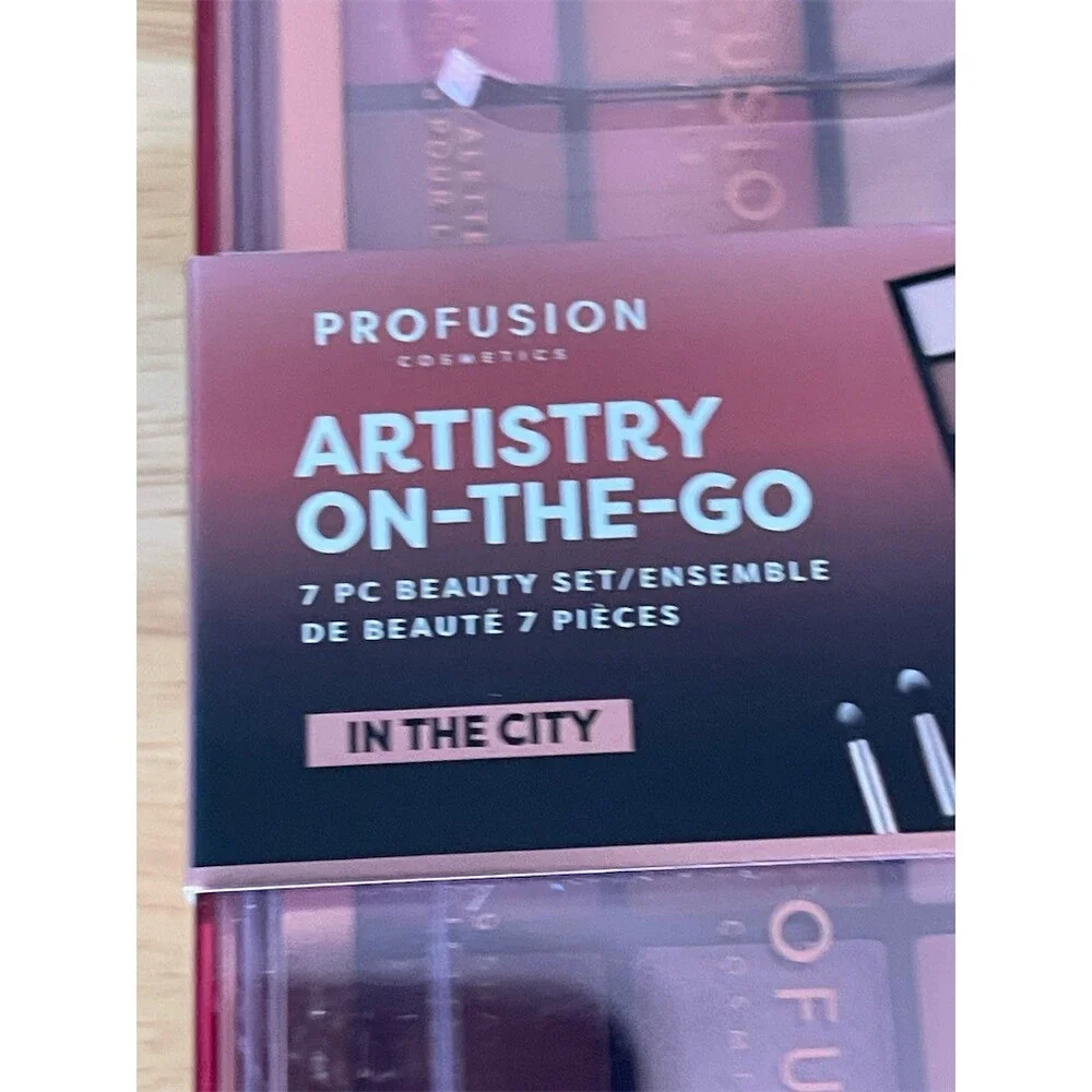 Profusion Cosmetics Artistry On-The-Go Makeup Kit In The City 7-Piece Set